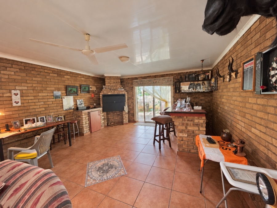 4 Bedroom Property for Sale in Wilkoppies North West